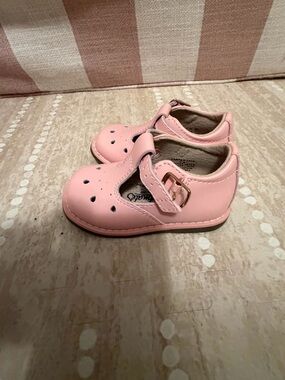 NWT Footmates Harper Leather Walker Shoes